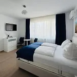 Berlin, With 3 Bedrooms Lägenhet *