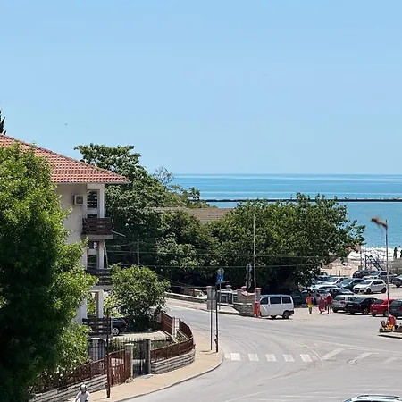 Berlin, With 3 Bedrooms * Balcic