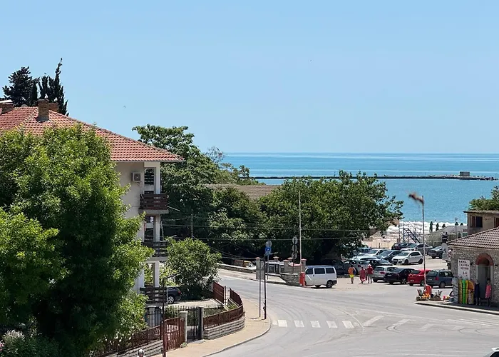 Berlin, With 3 Bedrooms * Balcic