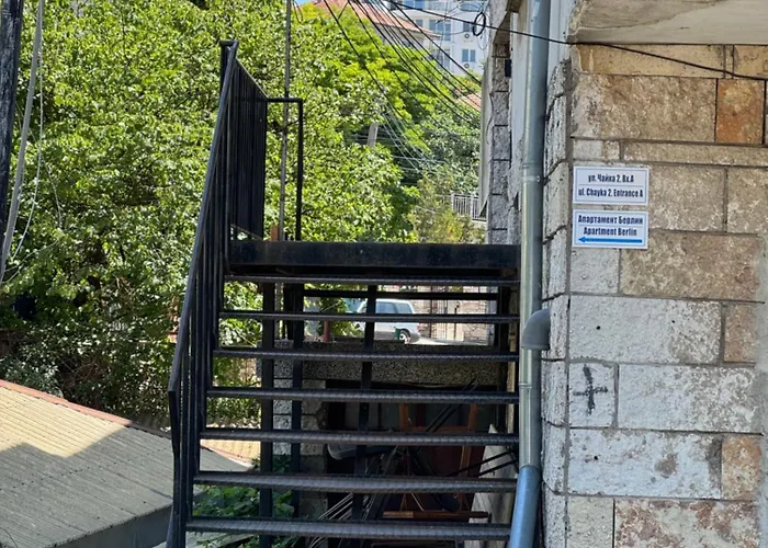 Berlin, With 3 Bedrooms * Balcic